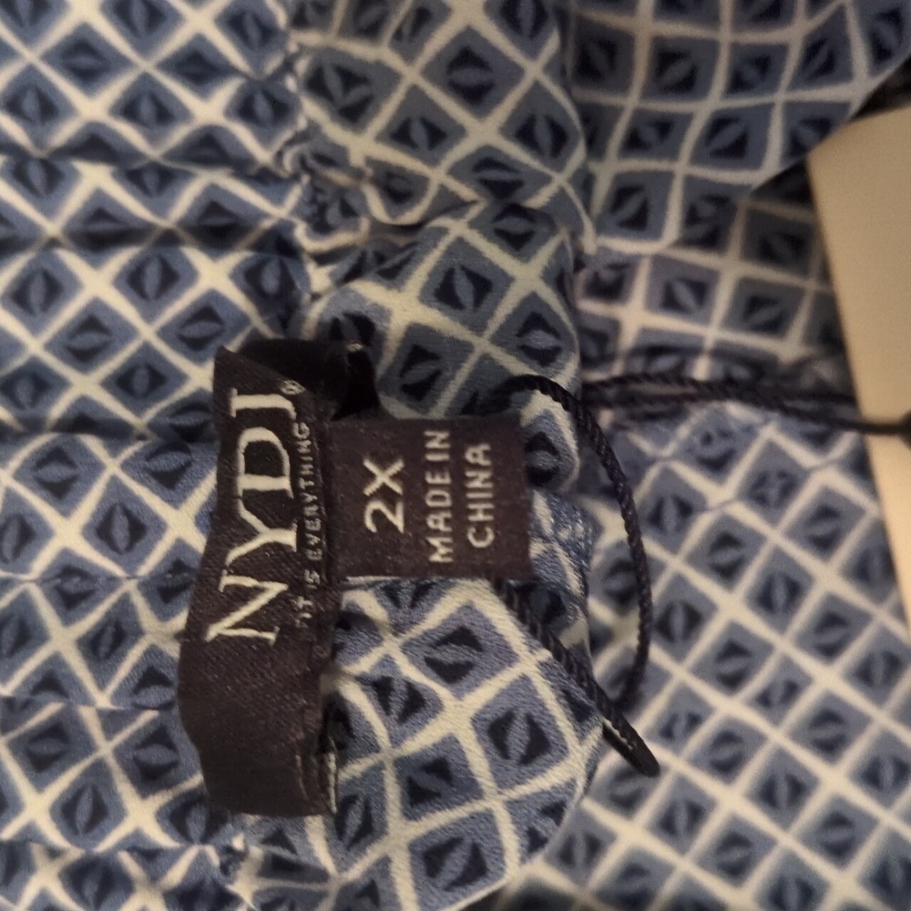 Nydj pull on shorts size 2X - Picture 3 of 7